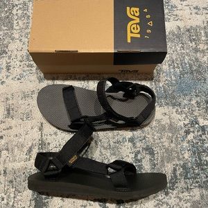Teva Original Universal sandals (men’s). Size 10. Black. BRAND NEW.